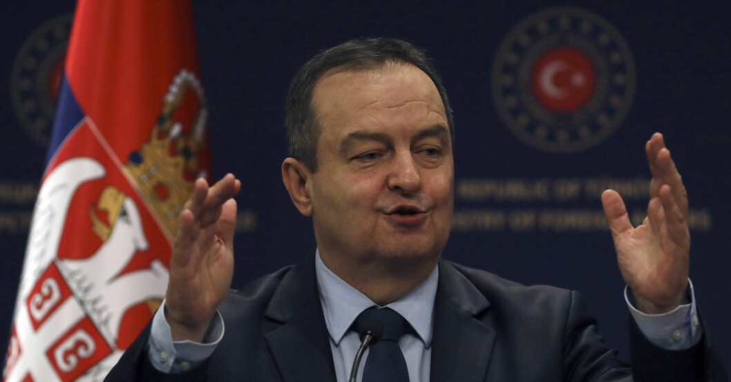 Serbiens utrikesminister Ivica Dacic går till attack mot sin kollega.
