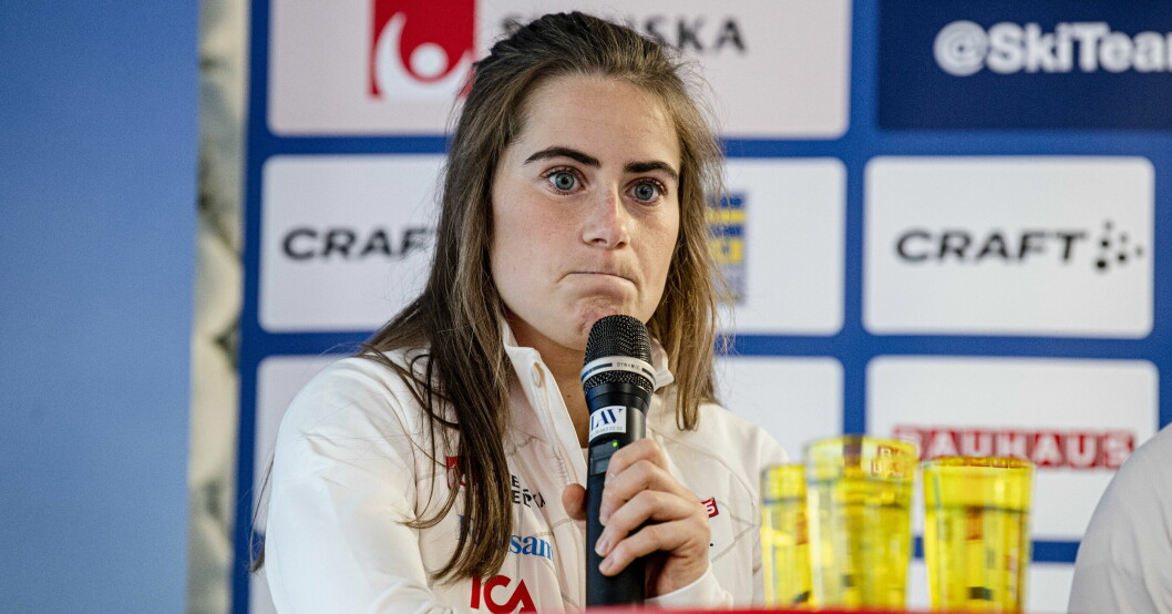 Ebba Andersson ligger 72 sekunder efter ryskan Natalja Neprjajeva inför sista etappen i Tour de Ski. Ebba Andersson