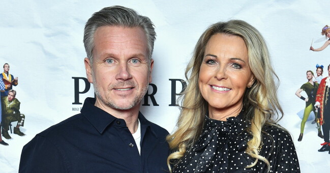 Lars ”Lasseman” Larsson och hustrun Therese Johansson Premiären av Peter Pan – Går åt helvete. Lars ”Lasseman” Larsson och hustrun Therese Johansson Premiären av Peter Pan – Går åt helvete.