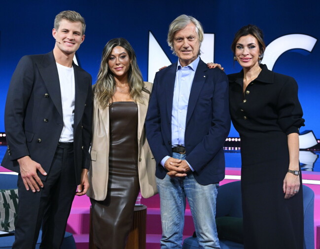 Amanda Schulman, Bianca Ingrosso, Marcus Ericsson, Lasse Hallström Inspelning av andra avsnittet av Bianca Ingrossos talkshow Bianca. Amanda Schulman, Bianca Ingrosso, Marcus Ericsson, Lasse Hallström Inspelning av andra avsnittet av Bianca Ingrossos talkshow Bianca.