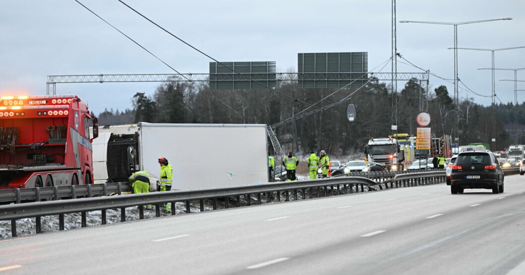I södergående filer flyter trafiken som vanligt.
