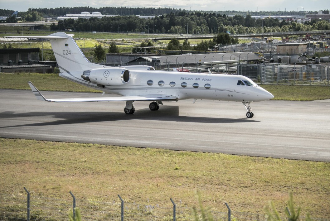 Talmannen flög med regeringsplanet till Östersund. Resan kostade 75 000 kronor – och stora delar av notan stod försvarsmakten för.