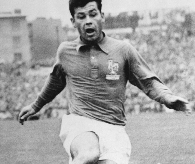 Just Fontaine under en landskamp mot Ungern 1957. Just Fontaine under en landskamp mot Ungern 1957.
