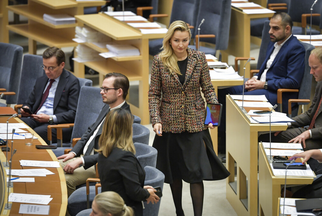 Förslaget måste passera riksdagen för att kunna bli verklighet. Magdalena Anderssons regering är en av historiens svagaste regeringar – och hon har många motståndare i parlamentet. Här ser vi Ebba Busch (KD) för att hålla ett tal i riksdagen.