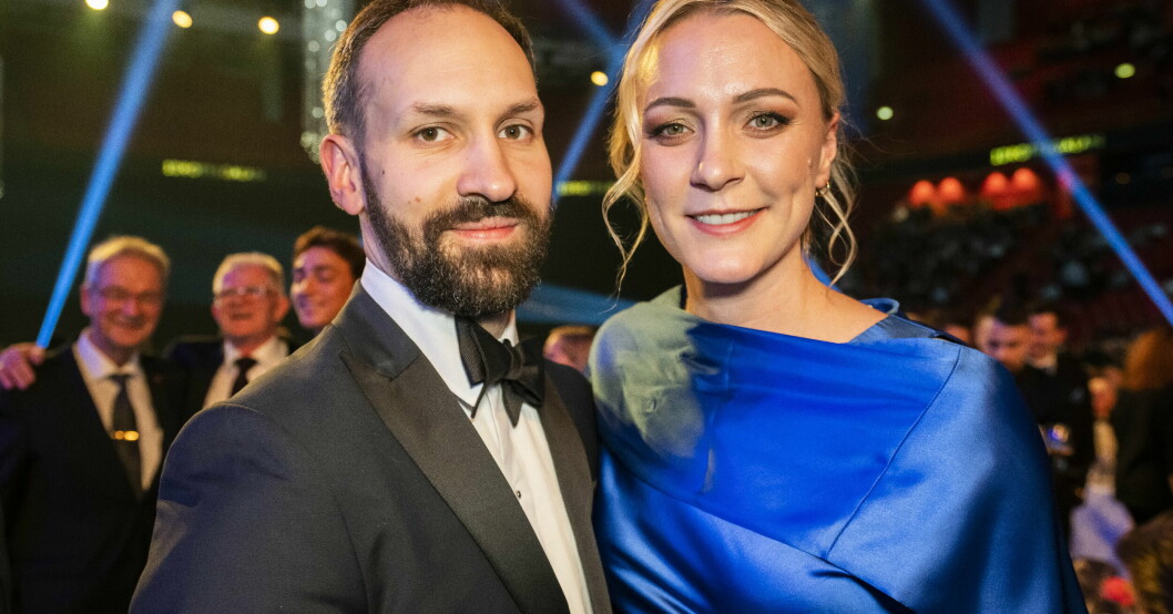 Sarah Sjöström tillsammans med fästmannen Johan de Jong Skierus på Idrottsgalan 2023. Sarah Sjöström tillsammans med fästmannen Johan de Jong Skierus på Idrottsgalan 2023.