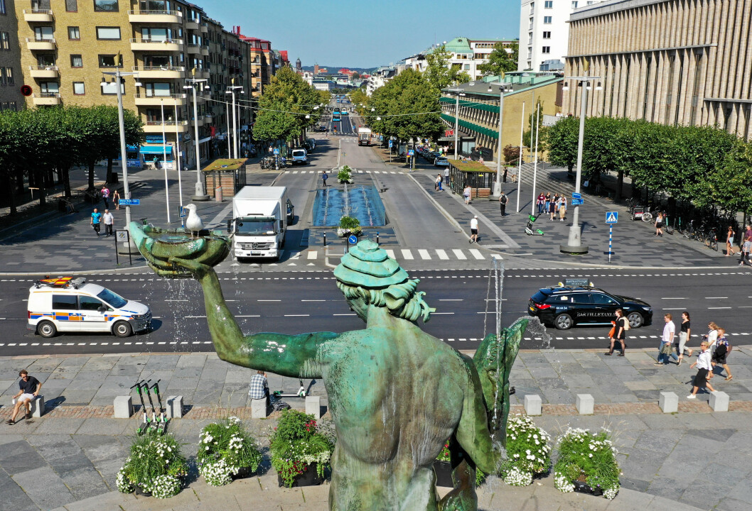 Statyn "Poseidon med brunnskar" i centrala Göteborg.