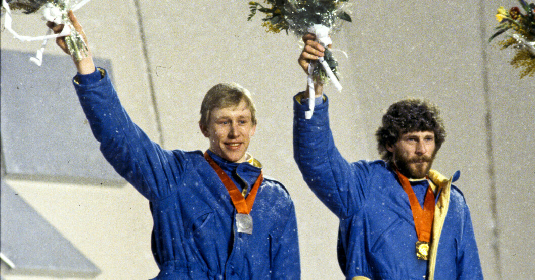 Gunde Svan och Tomas Wassberg visar upp medaljerna efter succén i Sarajevo 1984. Gunde Svan och Tomas Wassberg