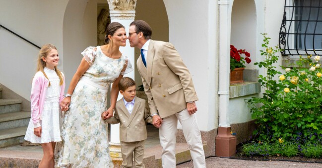 Kronprinsessfamiljen i samband med kronprinsessan Victorias 45-årsdag på Solliden, Öland 2022. Kronprinsessfamiljen i samband med kronprinsessan Victorias 45-årsdag på Solliden, Öland 2022.