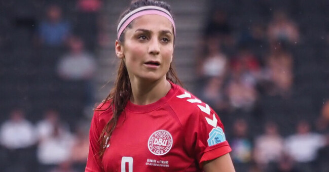 Nadia Nadim i den danska landslagströjan.