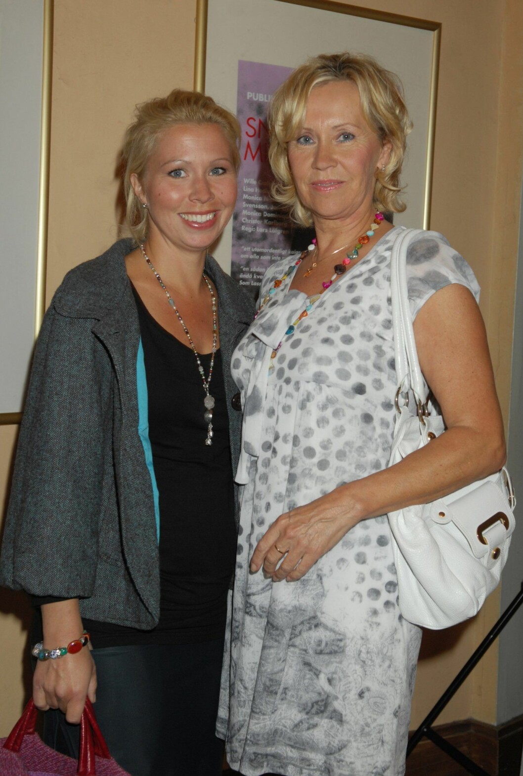Linda Ulvaeus tillsammans med sin mamma, Agnetha Fältskog, 2009. Linda Ulvaeus tillsammans med sin mamma, Agnetha Fältskog, 2009.