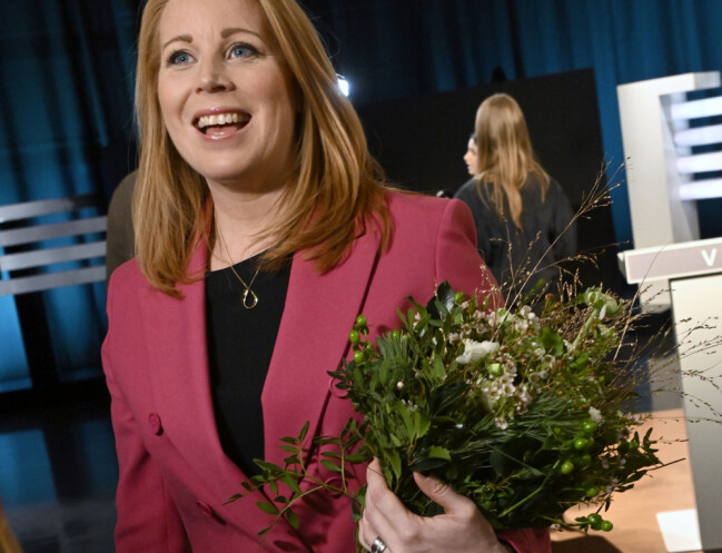 Efter 11 år som partiledare för Centerpartiet (hon efterträdde Maud Olofsson) tackar Annie Lööf för sig. Efter 11 år som partiledare för Centerpartiet (hon efterträdde Maud Olofsson) tackar Annie Lööf för sig.