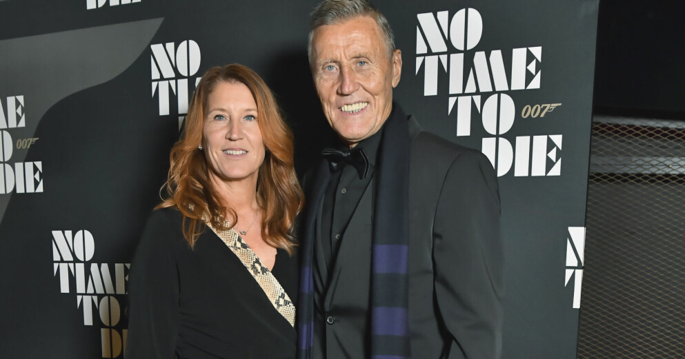 Börje och frun Pia Salming under premiären av Bond-filmen No Time To Die. Börje Salming och Pia Salming