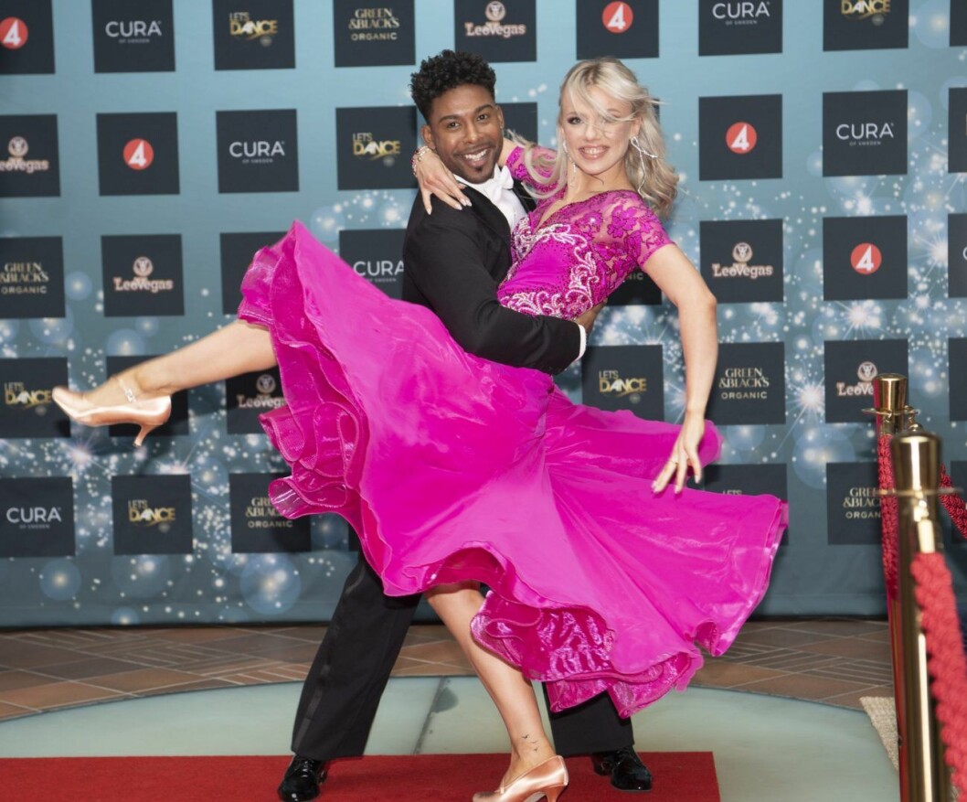 John Lundvik dansar tillsammans med Linn Hegdal i Let’s dance 2020. Foto: Fredrik Sandberg / TT John Lundvik dansar I Let's Dance 2020 tillsammans med Linn Hegdal