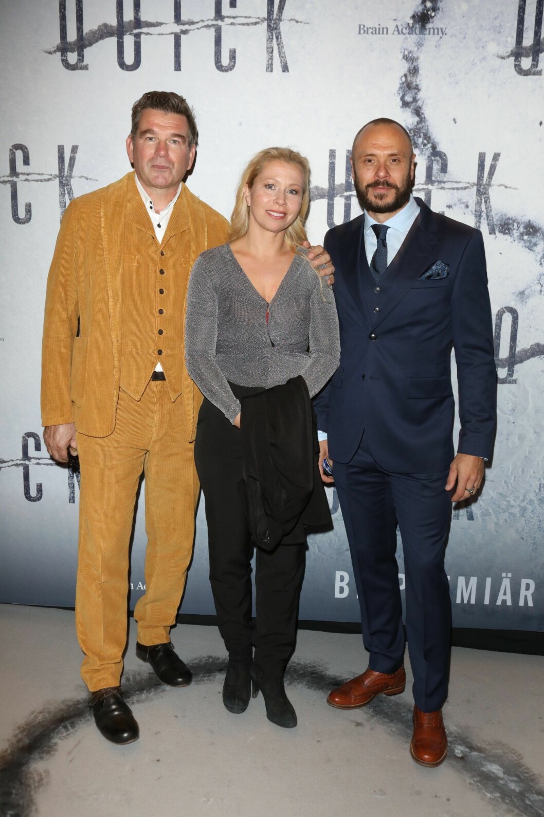 Linda Ulvaeus på premiären av Quick med kollegorna Magnus Roosmann och Björn Bengtsson. Linda Ulvaeus på premiären av Quick med kollegorna Magnus Roosmann och Björn Bengtsson.