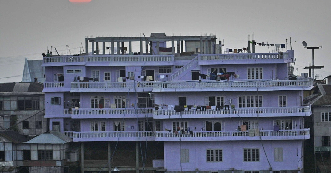 Fyravåningshuset i byn Baktawng Tlangnuam har blivit en stor turistattraktion. Totalt har huset 100 rum där hela familjen får plats. Ziona Chanas hem