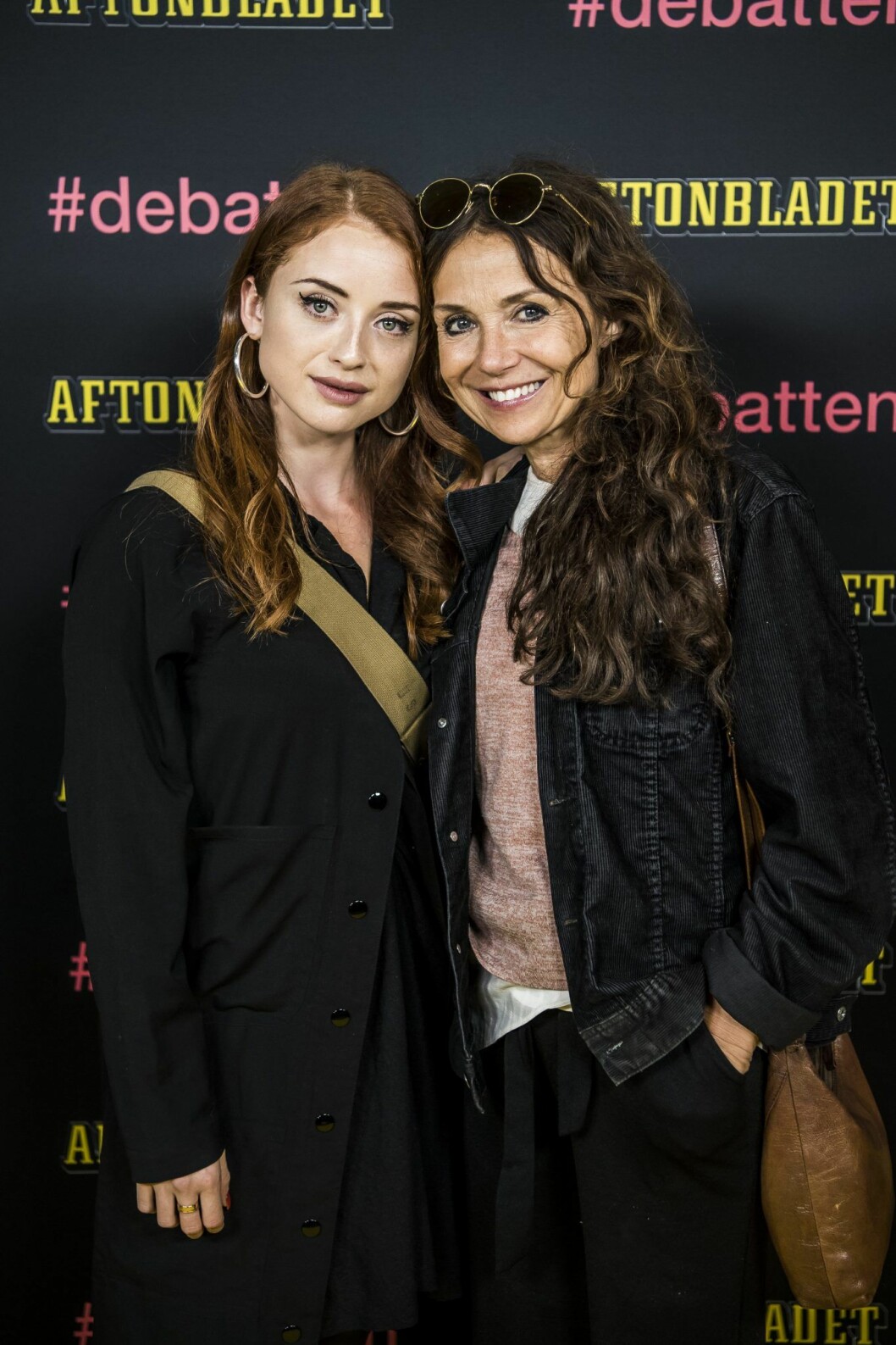 Happy med sin mamma Annika Jankell. Happy och Annika Jankell
