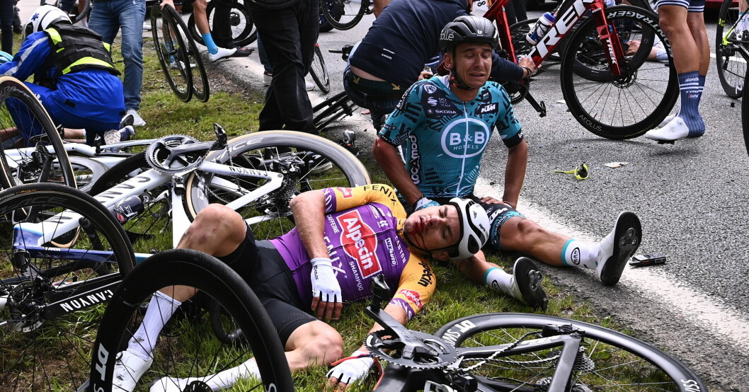 Kraschen i Tour de France lämnade flera cyklister skadade. Tour de France-krasch