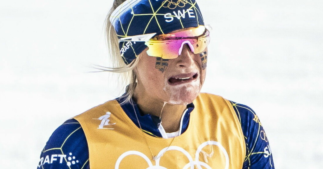 Frida Karlsson hade det kämpigt under OS 2022, men hade nära vännen Maja Dahlqvist som stöd. Frida Karlsson