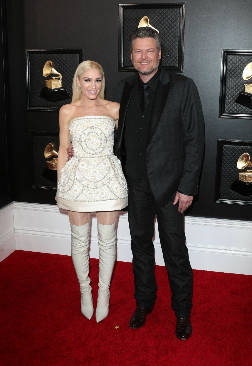Gwen Stefani, klädd i Dolce & Gabbana, kom till galan med kärleken Blake Shelton vid armen. Gwen Stefani, klädd i Dolce & Gabbana, kom till galan med kärleken Blake Shelton vid armen.