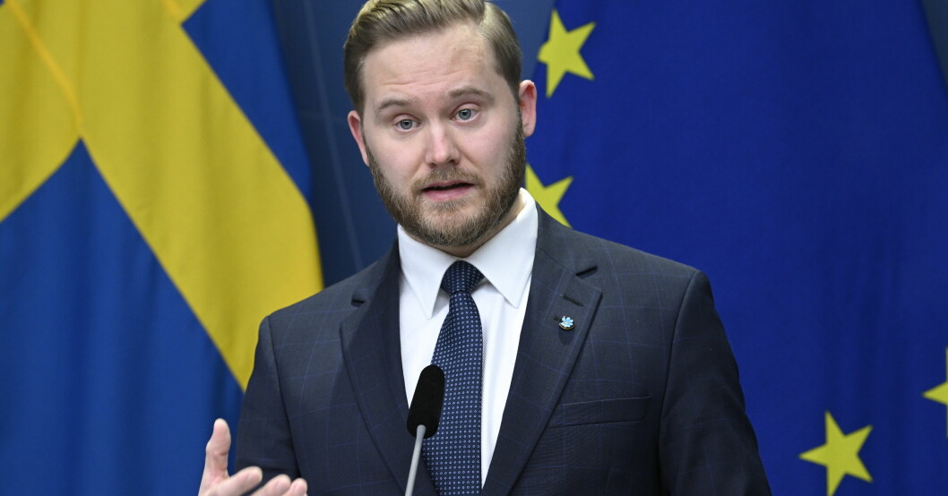 Henrik Vinge är numera vice partiledare i Sverigedemokraterna. Henrik Vinge är numera vice partiledare i Sverigedemokraterna.