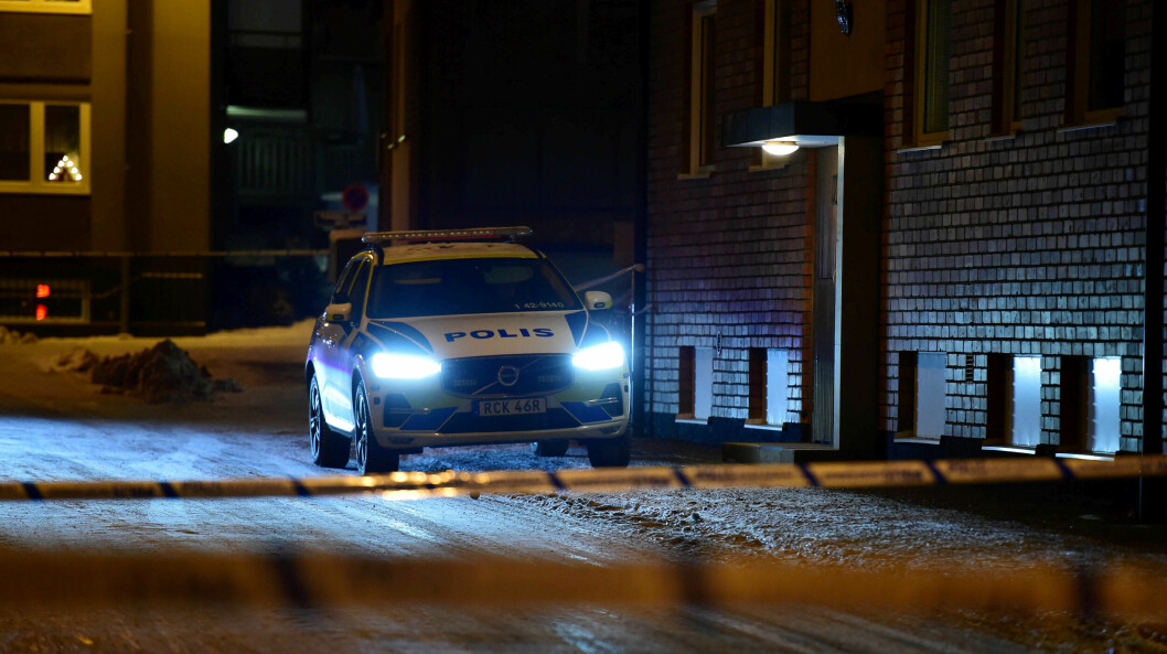 <strong>Polisen inledde en jakt på gärningsmännen och lyckades gripa en person.</strong>