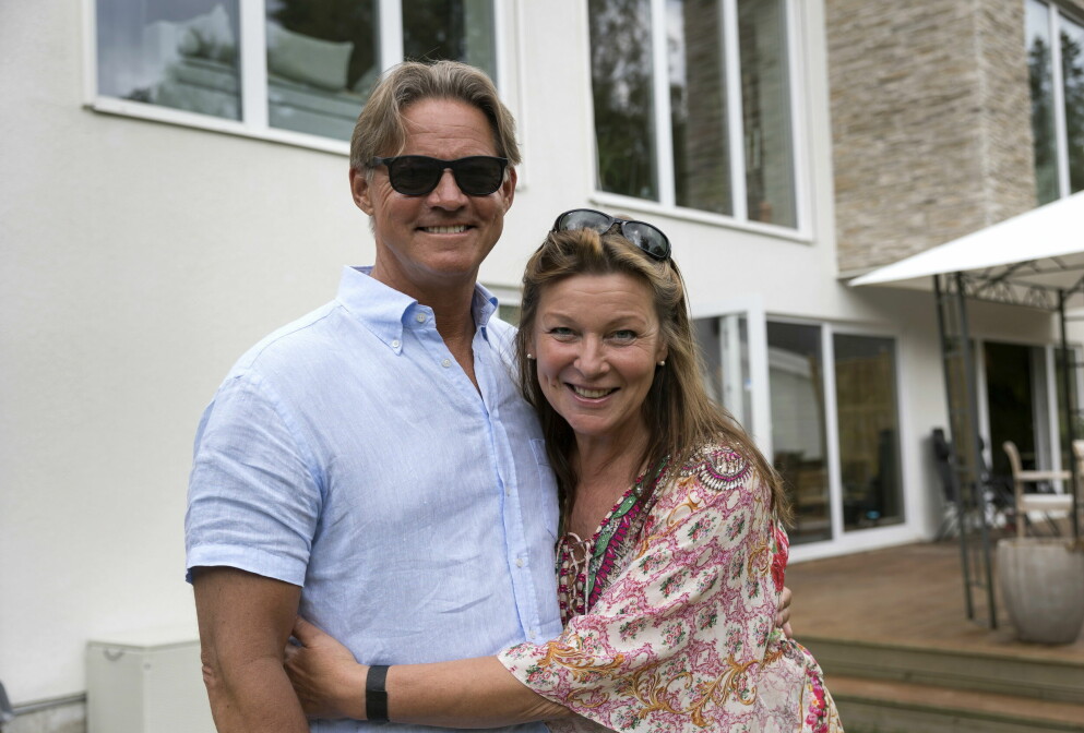Lotta Engberg och Mikael Sandström hemma i villan i Mölnlycke. Lotta Engberg och Mikael Sandström hemma i villan i Mölnlycke.