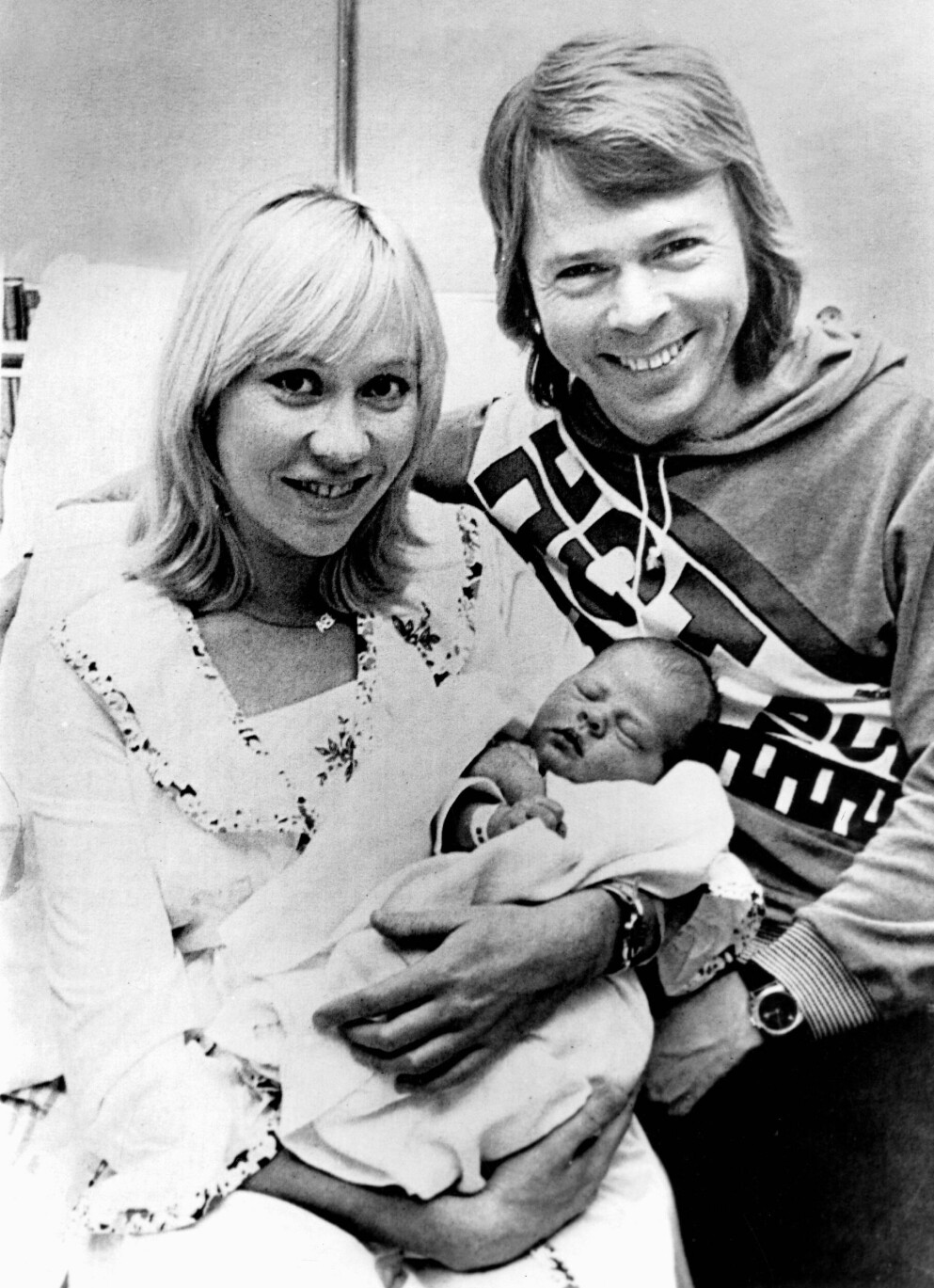 Agnetha Fältskog och Björn Ulvaeus med sonen Peter Christian Ulvaeus 1977. Björn och Agnetha