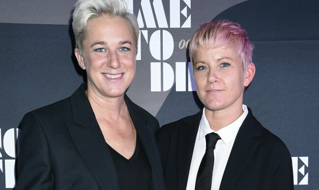 Både Bergqvist och Holmqvist har ett brinnande mat- och dryckesintresse. Kajsa Bergqvist är utbildad sommelier medan Josefin Holmqvist jobbar inom restaurangbranschen. Både Bergqvist och Holmqvist har ett brinnande mat- och dryckesintresse. Kajsa Bergqvist är utbildad sommelier medan Josefin Holmqvist jobbar inom restaurangbranschen.
