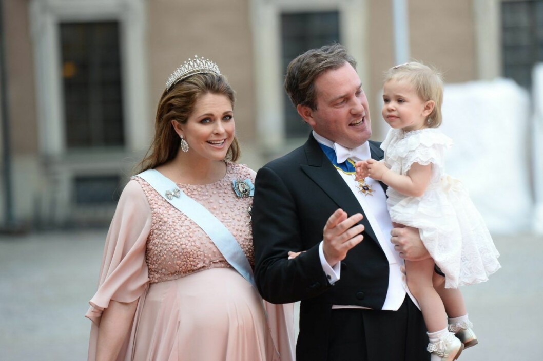 Två dagar senare föddes prins Nicolas. Två dagar senare föddes prins Nicolas.