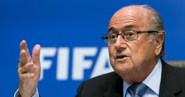 Fifas tidigare ordförande Sepp Blatter som pekas ut för flera mutbrott i samband med att han gav Qatar fotbolls-VM.
