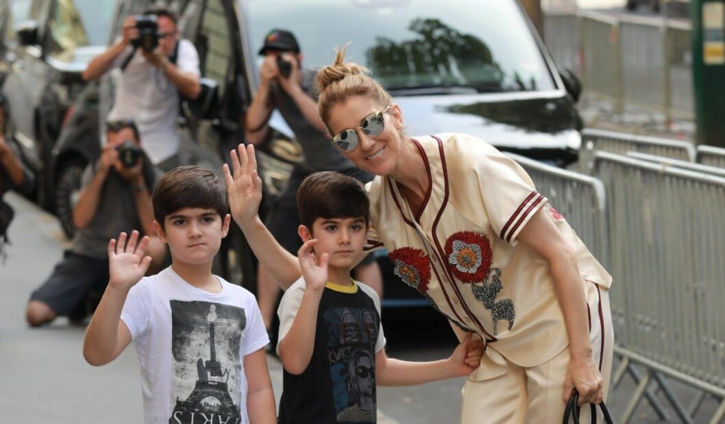 Célines barn brukar inte förekomma på bild, det här är en av de senaste på tvillingarna Eddy och Nelson som togs sommaren 2017. Céline Dion och tvillingarna
