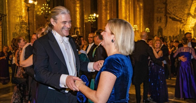 Nobelfesten 2018. Dåvarande finansministern Magdalena Andersson (S) tar en svängom med maken Richard Friberg. Nobelfesten 2018. Dåvarande finansministern Magdalena Andersson (S) tar en svängom med maken Richard Friberg.