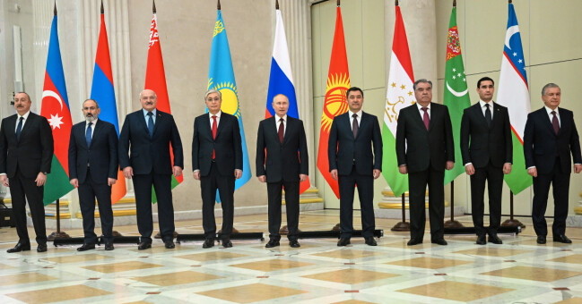 Den 26 december träffades flera världsledare i St Petersburg för en inofficiell sammankomst. Bland annat närvarade Azerbaijans president Ilham Aliyev, Armeniens premiärminister Nikol Pashinyan och Kazakhstans president Kassym-Jomart Tokayev. Vladimir Putin och världsledarna.