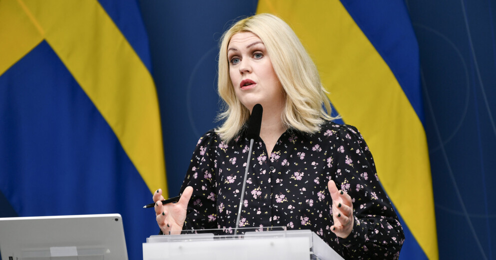 Socialminister Lena Hallengren under en presskonferens om coronapandemin. Lena Hallengren