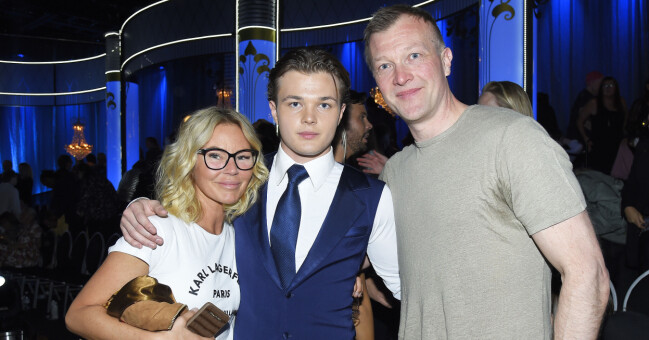 Lancelot Lance Hedman Graaf med mamma Magdalena Graaf och pappa Magnus Hedman. Lancelot Lance Hedman Graaf med mamma Magdalena Graaf och pappa Magnus Hedman.
