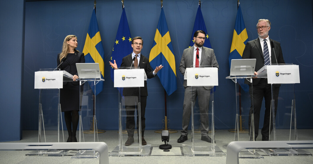 Regeringspartiernas ledare samlades klockan 08.00 under tisdagen för att lägga fram sitt trygghetspaket för att bekämpa brottsligheten. Regeringspartiernas ledare samlades klockan 08.00 under tisdagen för att lägga fram sitt trygghetspaket för att bekämpa brottsligheten.