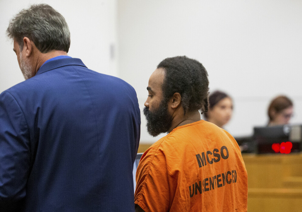 Nathan Sutherland dömdes för sexuellt övergrepp och övergrepp mot person i beroendeställning. Nathan Sutherland dömdes för sexuellt övergrepp och övergrepp mot person i beroendeställning.