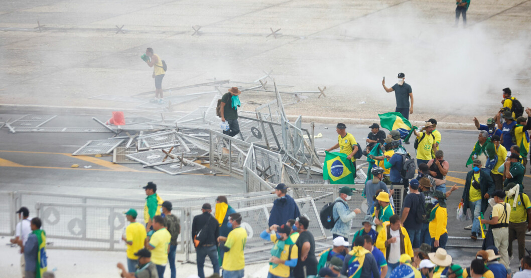 Kongressen i Brasilien stormas av Bolsonaro-anhängare