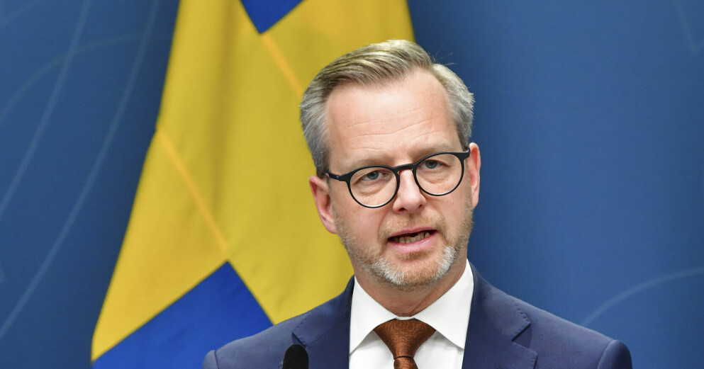 Finansminister Mikael Damberg säger att det är fullt möjligt för vänner och familj att gå på restaurang om man är vaccinerad. Mikael Damberg