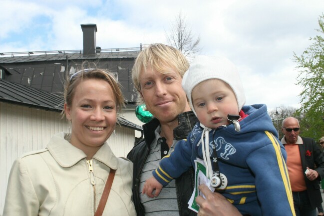 Det var Malin som friade till André. Det gjorde hon på morgonen efter att André varit på julfest med jobbet. André Pops och Malin Runsten Pops.