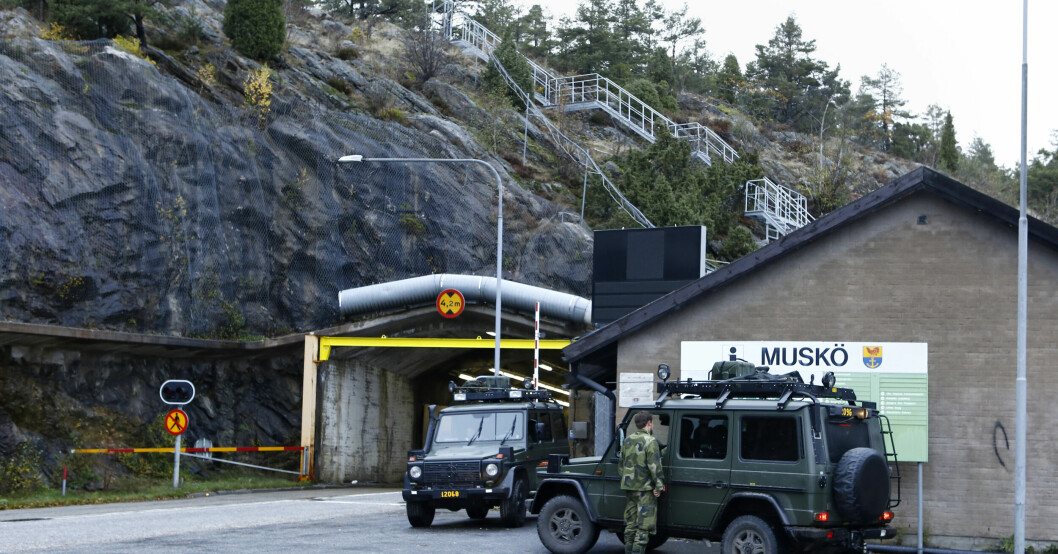 Det var ubåtsjakt i Stockholms skärgård 2014. Här bevakar Försvarsmakten infartstunneln till Muskö. Det var ubåtsjakt i Stockholms skärgård 2014. Här bevakar Försvarsmakten infartstunneln till Muskö.