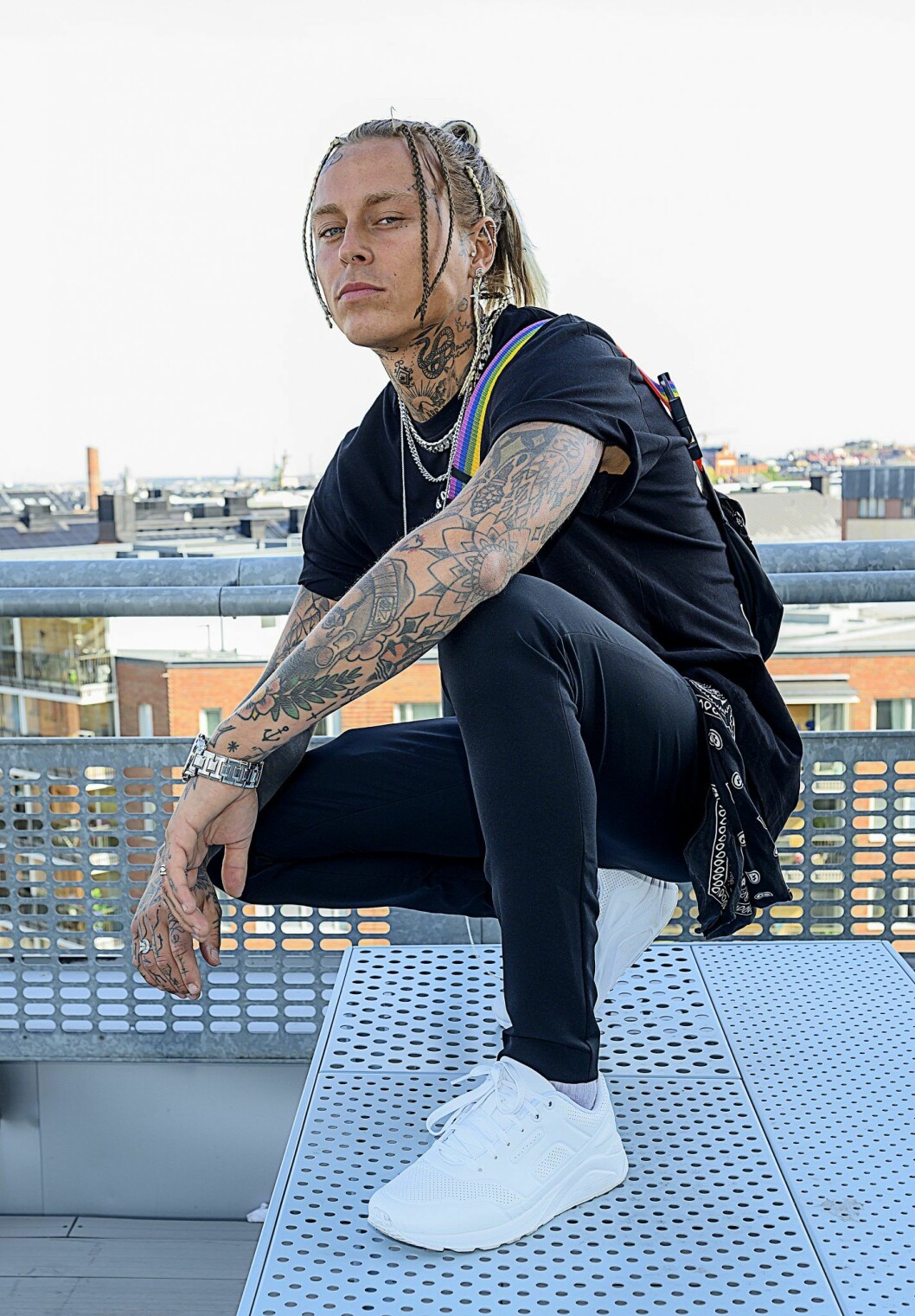 Årets omgång av Paradise hotel är snällare än förra årets, tycker Adam Linard. Årets omgång av Paradise hotel är snällare än förra årets, tycker Adam Linard.