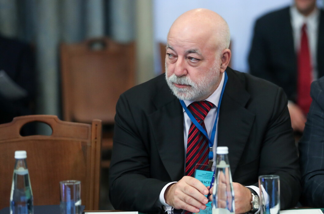 Viktor Vekselberg, 64, fick sin superyacht beslagtagen. Stackarn.