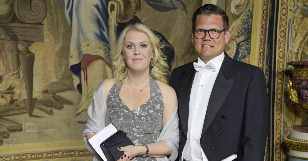 Lena Hallengren och Jonas Hellberg träffades när båda arbetade på SSU i Stockholm 2000. De gifte sig och fick barnen Klara, 17, och Olle, 13. Lena Hallengren och Jonas Hellberg