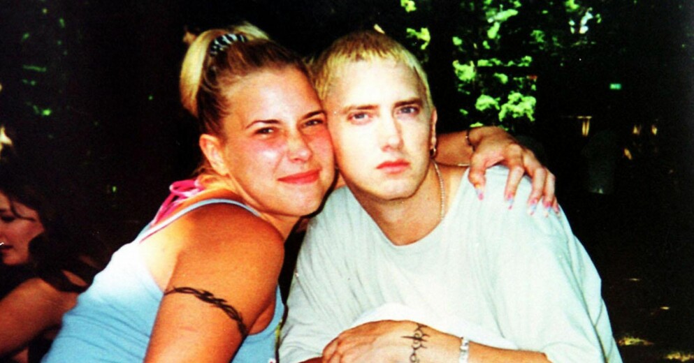 Kimberly Anne Scott och Eminem träffade varandra när de var väldigt unga. De fick dottern Hailie Jade Mathers 1995. Ex-paret har gjort slut och blivit tillsammans flera gånger. Kimberly Anne Scott och Eminem