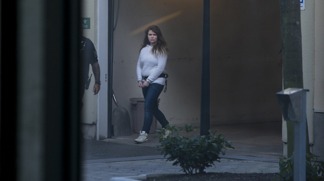 <strong>Sara Lundblad dömdes för mord på sin egen pappa Göran.</strong> Sara Lundblad vid häktet.