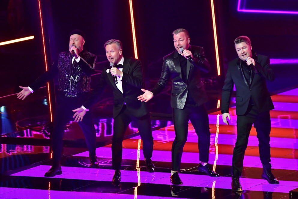 Arvingarna i Melodifestivalen 2021. Arvingarna uppträder