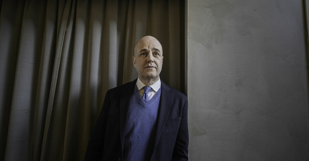 Fredrik Reinfeldt tror att Vladimir Putin blivit paranoid efter 22 år vid makten. Fredrik Reinfeldt