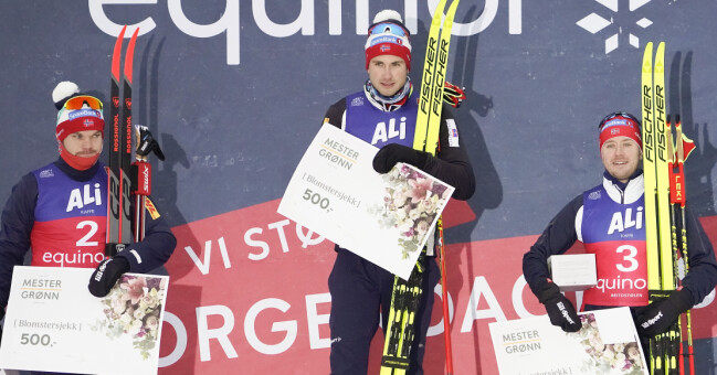 Even Northug står högst upp på pallen efter sprintsegern. ”Det var en fin säsongsöppning”, skriver han på Instagram. Even Northug står högst upp på pallen efter sprintsegern. ”Det var en fin säsongsöppning”, skriver han på Instagram.