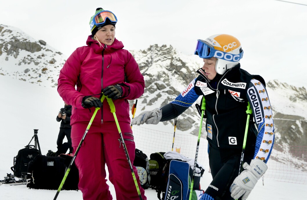 <strong>Som tonåring jämfördes Magdalena Fjällström med Anja Pärson. Här ger Anja Pärson tips och råd.</strong> Anja Pärson och Magdalena Fjällström
